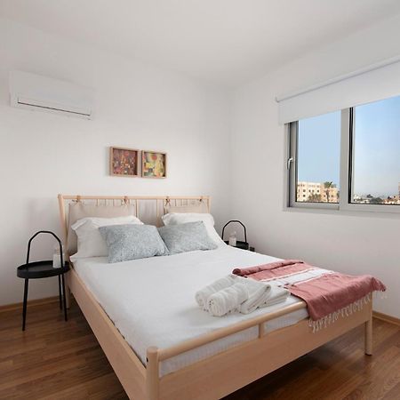 Amazing Two Bedroom Apartment 라르나카 외부 사진