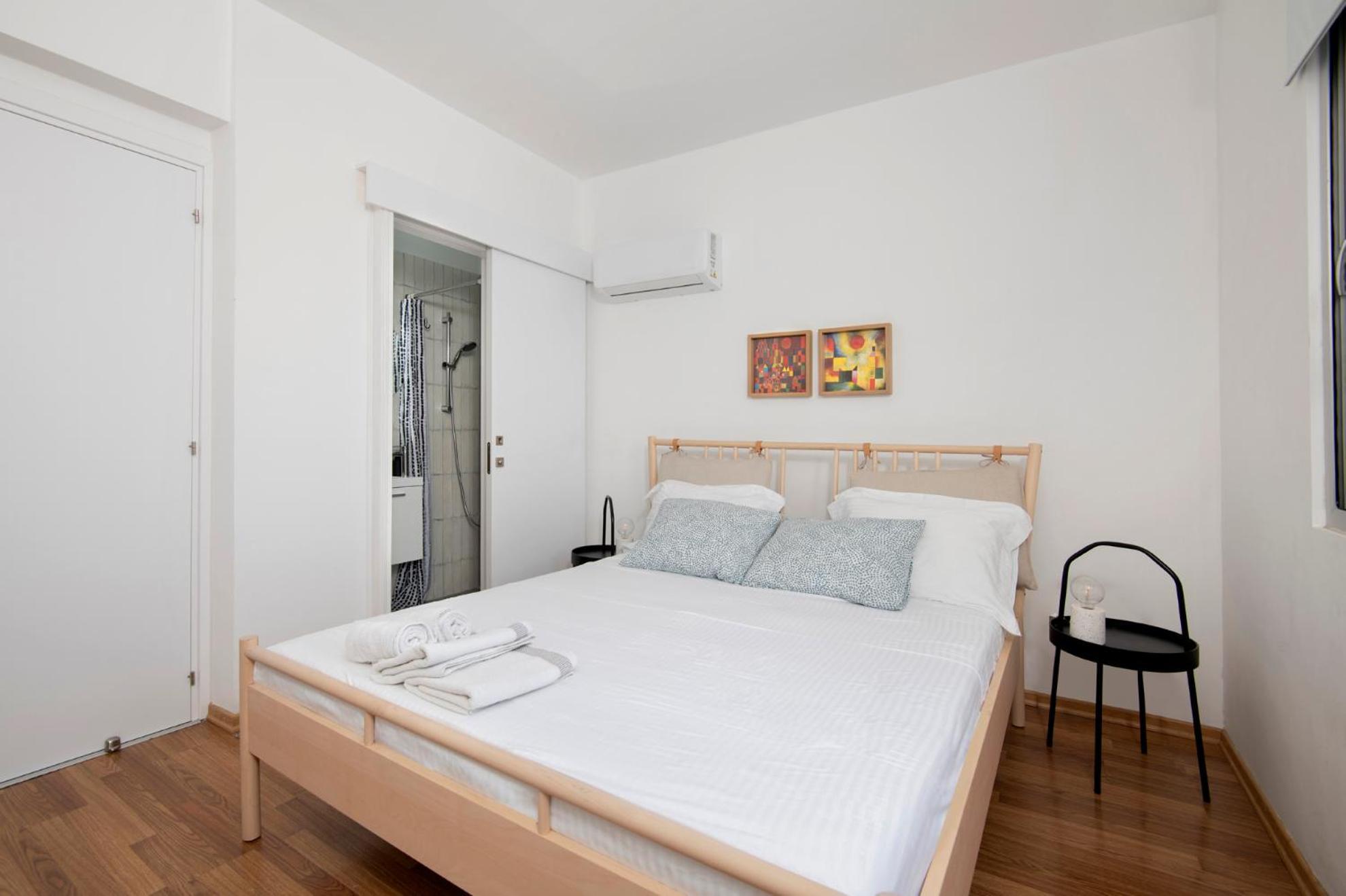 Amazing Two Bedroom Apartment 라르나카 외부 사진